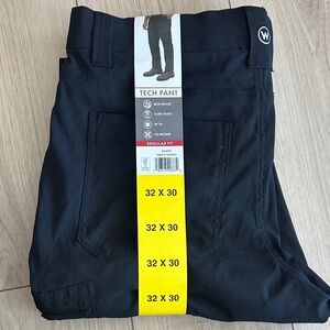 NWT Wrangler Black Tech Pants Mens Size 32x30